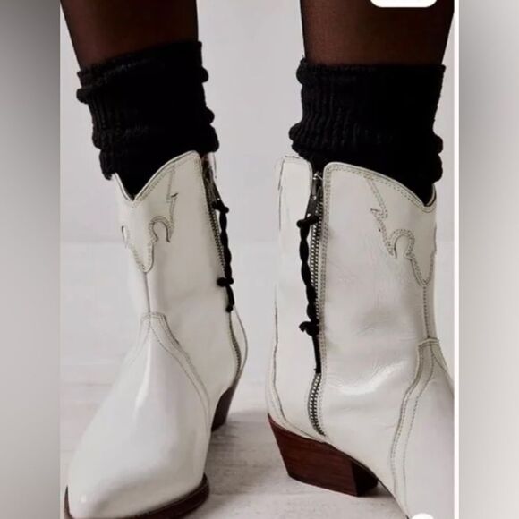 NEW Free People White Frontier Patent Leather Western Boots 9 EUR 39.5 - Picture 3 of 13